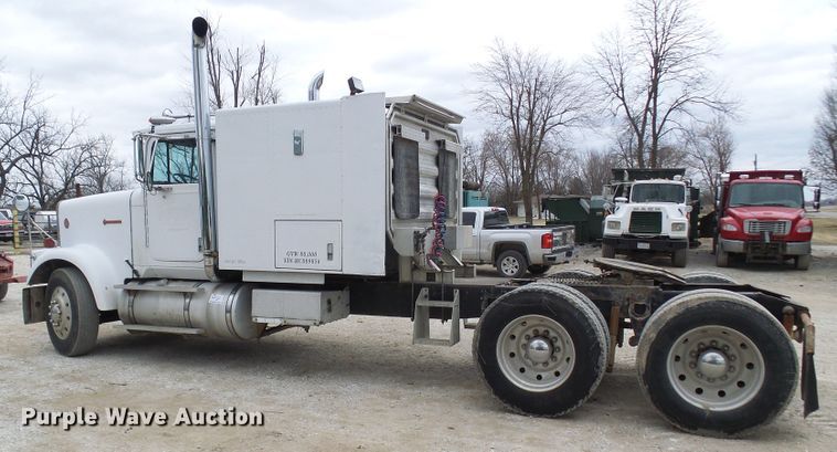 image for item DL0903 1987 International F9370  semi truck