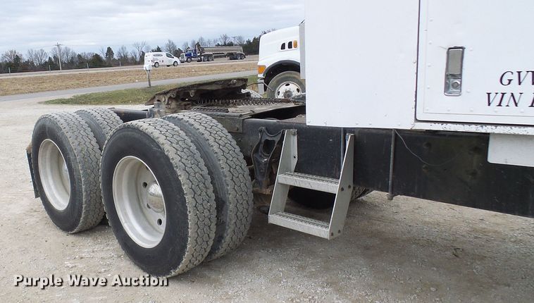 image for item DL0903 1987 International F9370  semi truck