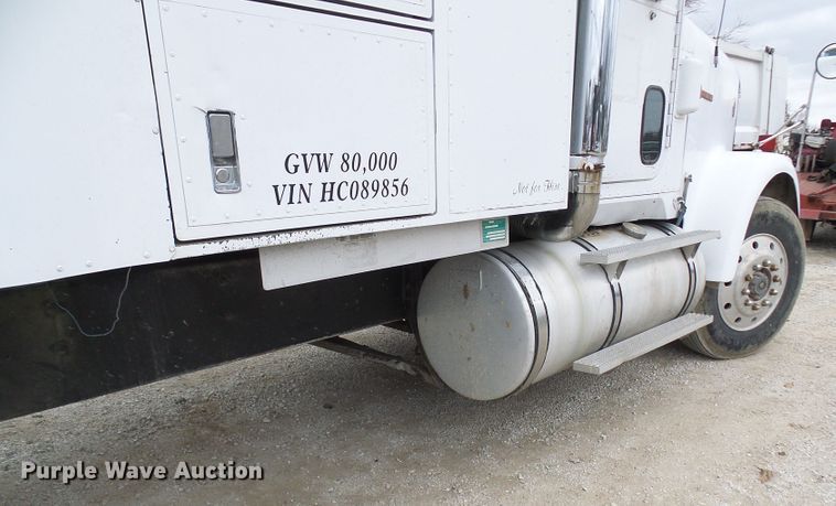 image for item DL0903 1987 International F9370  semi truck