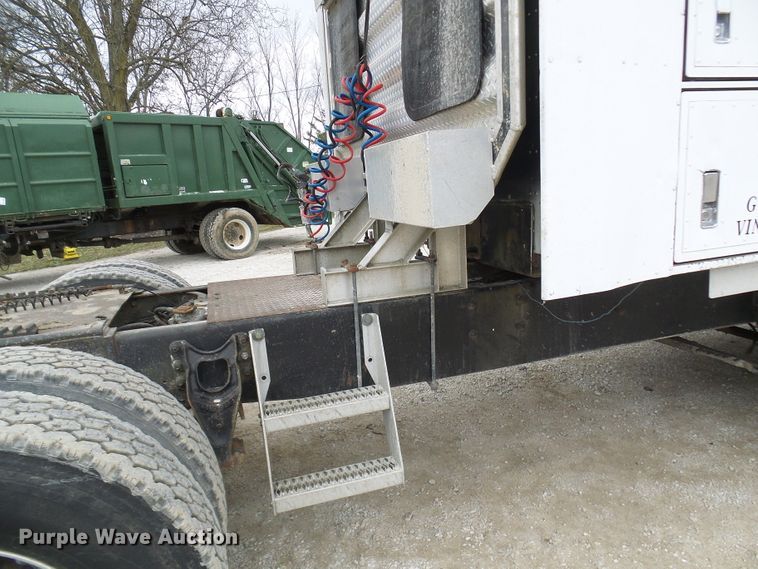 image for item DL0903 1987 International F9370  semi truck