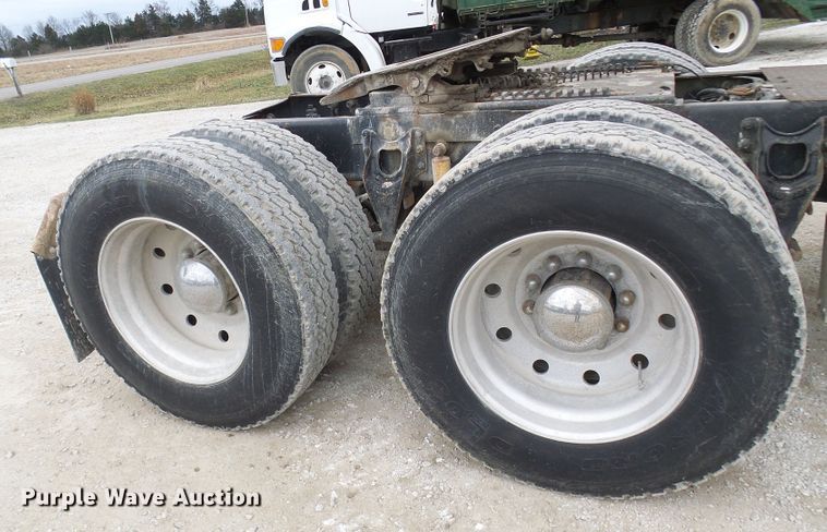 image for item DL0903 1987 International F9370  semi truck