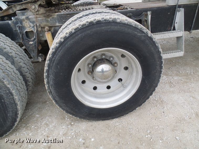 image for item DL0903 1987 International F9370  semi truck