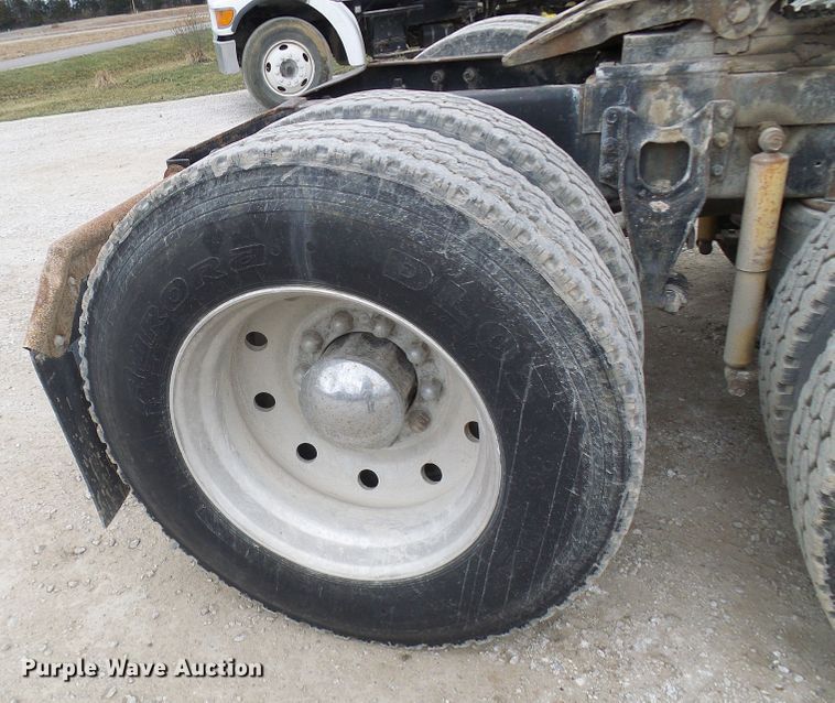 image for item DL0903 1987 International F9370  semi truck