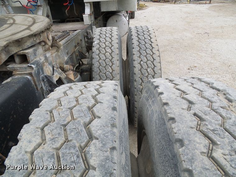 image for item DL0903 1987 International F9370  semi truck