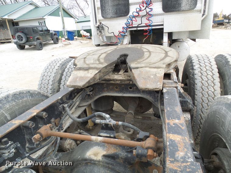 image for item DL0903 1987 International F9370  semi truck