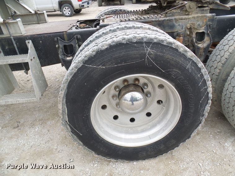 image for item DL0903 1987 International F9370  semi truck