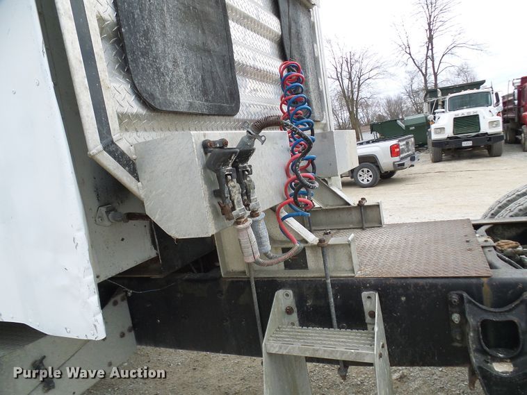 image for item DL0903 1987 International F9370  semi truck