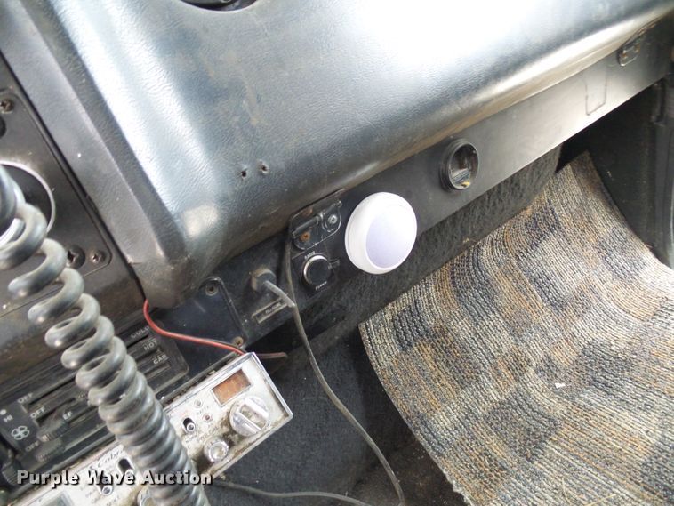 image for item DL0903 1987 International F9370  semi truck