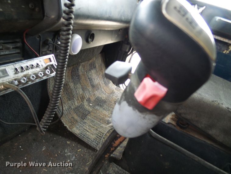 image for item DL0903 1987 International F9370  semi truck