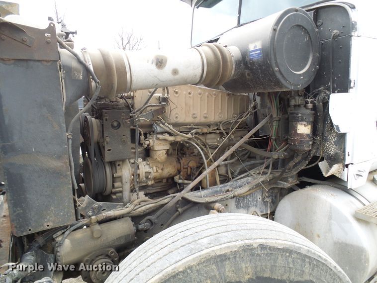 image for item DL0903 1987 International F9370  semi truck