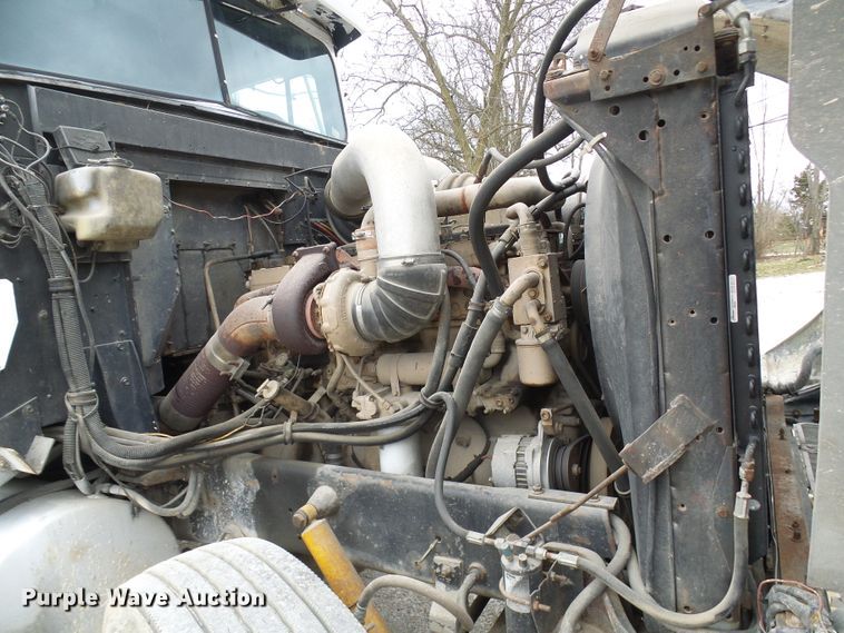 image for item DL0903 1987 International F9370  semi truck