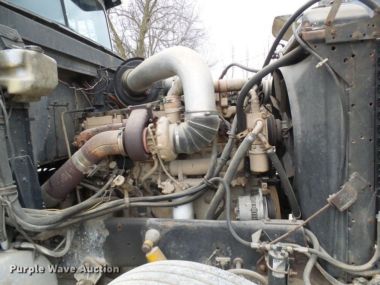 image for item DL0903 1987 International F9370  semi truck