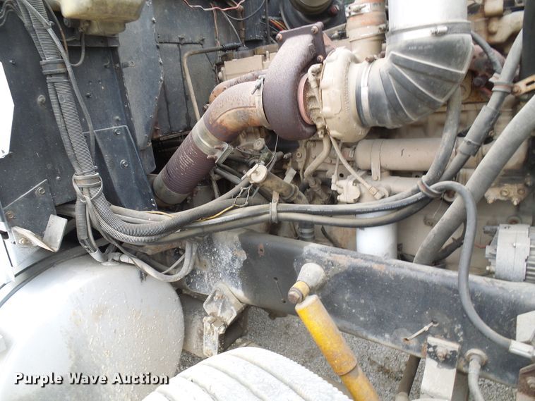 image for item DL0903 1987 International F9370  semi truck