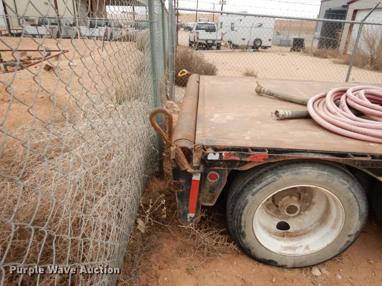 image for item DM2824 1997 Trail Mobile F7C1-6MEA  oilfield trailer