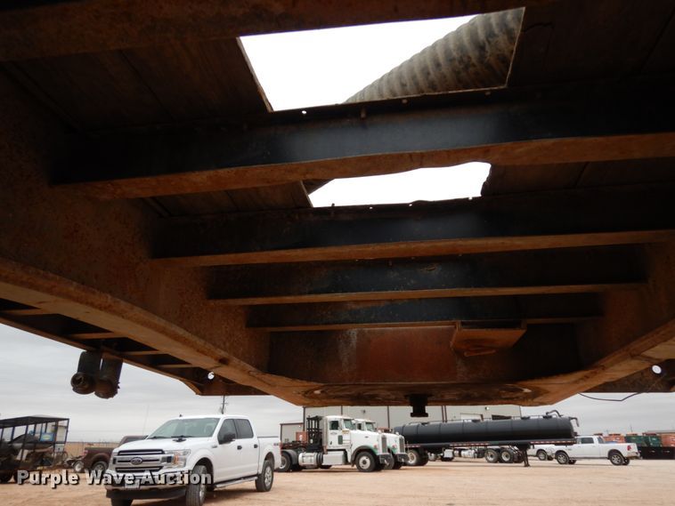 image for item DM2824 1997 Trail Mobile F7C1-6MEA  oilfield trailer