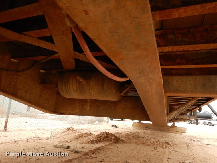 image for item DM2824 1997 Trail Mobile F7C1-6MEA  oilfield trailer