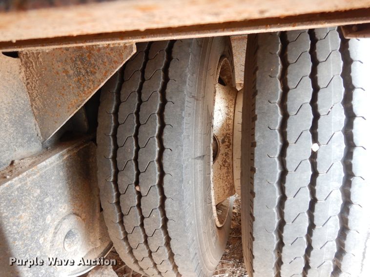 image for item DM2824 1997 Trail Mobile F7C1-6MEA  oilfield trailer