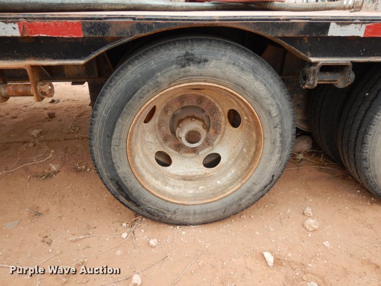 image for item DM2824 1997 Trail Mobile F7C1-6MEA  oilfield trailer