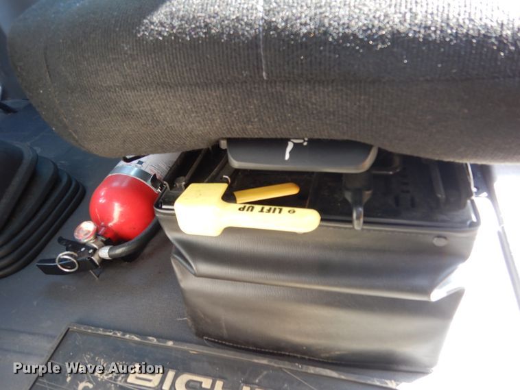 image for item DM2873 2018 Freightliner Cascadia 125  semi truck