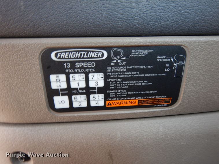 image for item DM2873 2018 Freightliner Cascadia 125  semi truck