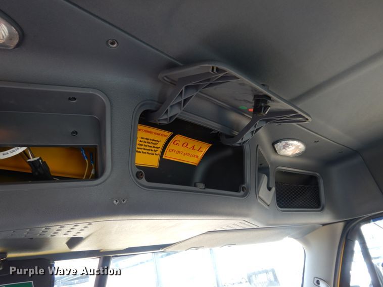 image for item DM2873 2018 Freightliner Cascadia 125  semi truck