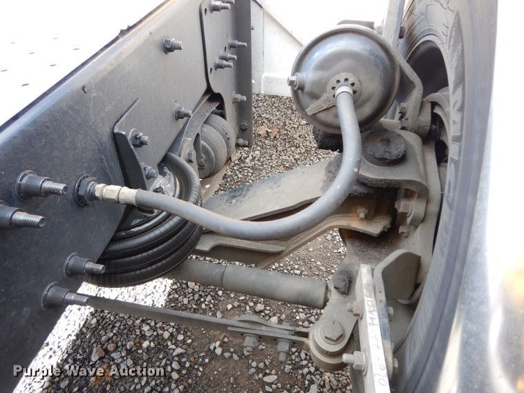 image for item DM2873 2018 Freightliner Cascadia 125  semi truck