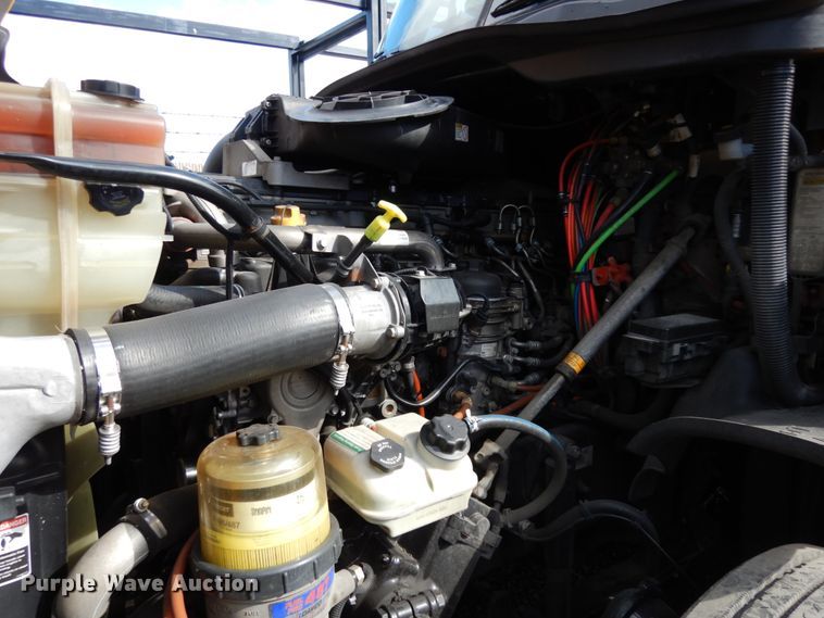 image for item DM2873 2018 Freightliner Cascadia 125  semi truck