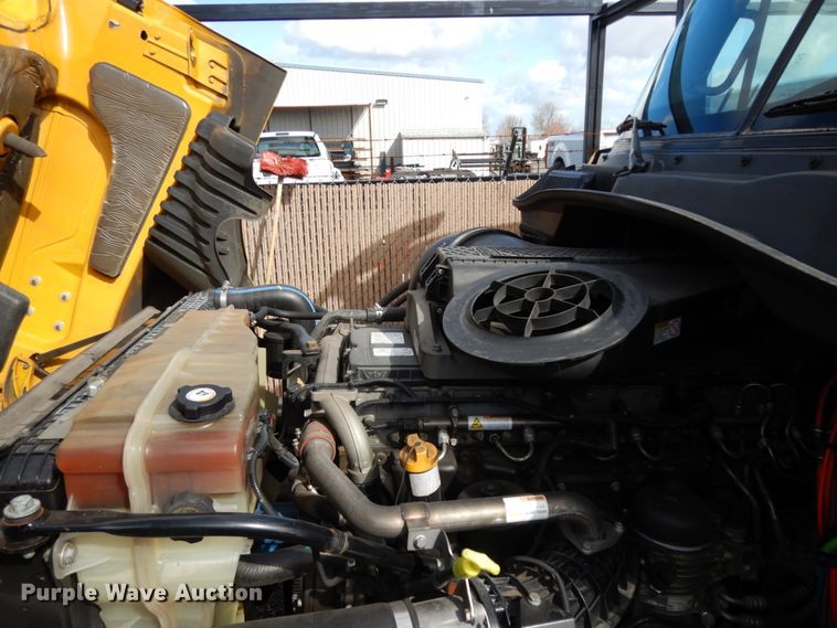 image for item DM2873 2018 Freightliner Cascadia 125  semi truck