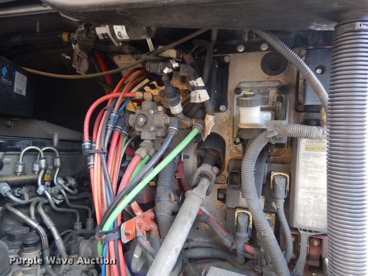 image for item DM2873 2018 Freightliner Cascadia 125  semi truck