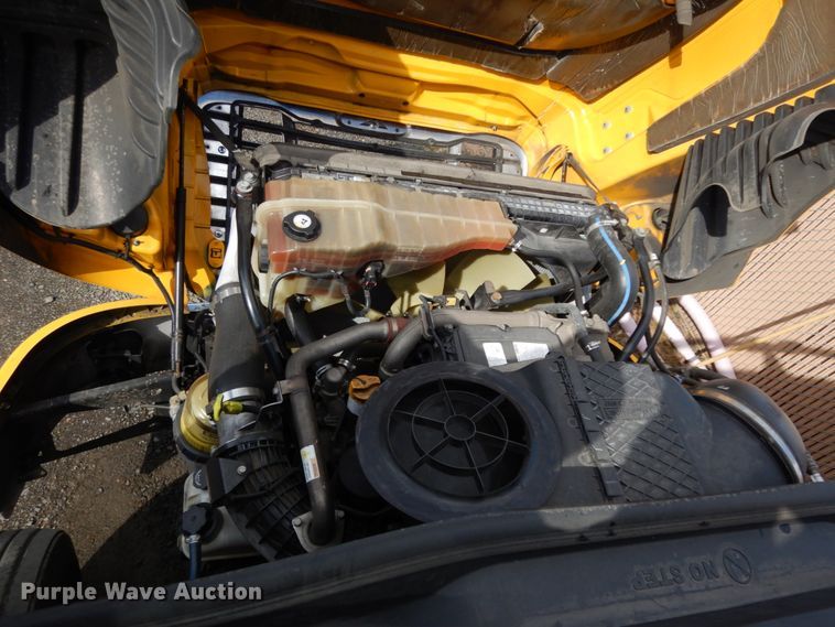 image for item DM2873 2018 Freightliner Cascadia 125  semi truck