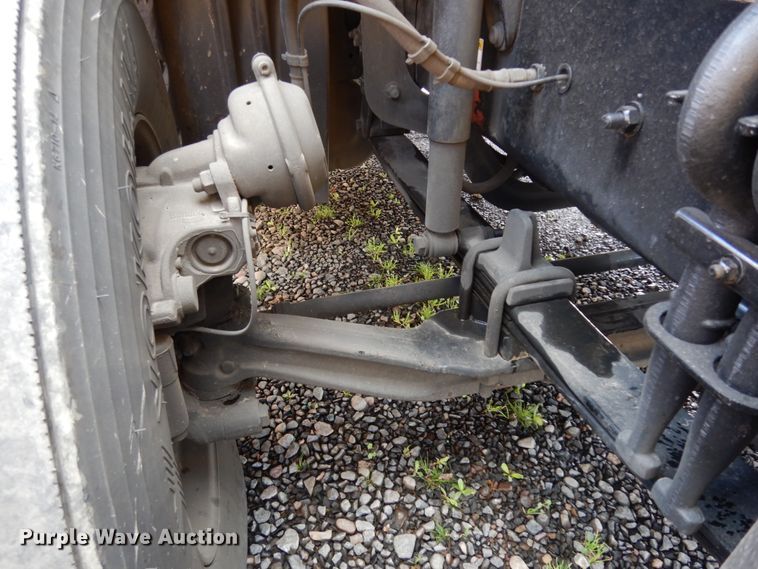 image for item DM2873 2018 Freightliner Cascadia 125  semi truck