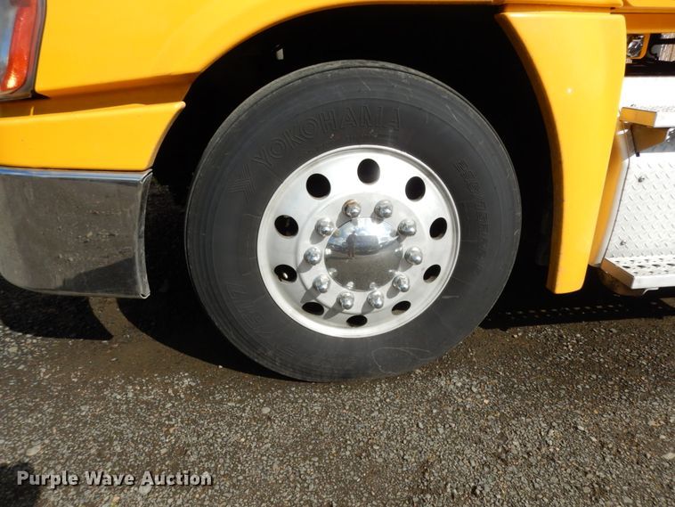 image for item DM2873 2018 Freightliner Cascadia 125  semi truck