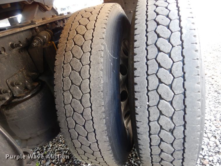 image for item DM2873 2018 Freightliner Cascadia 125  semi truck