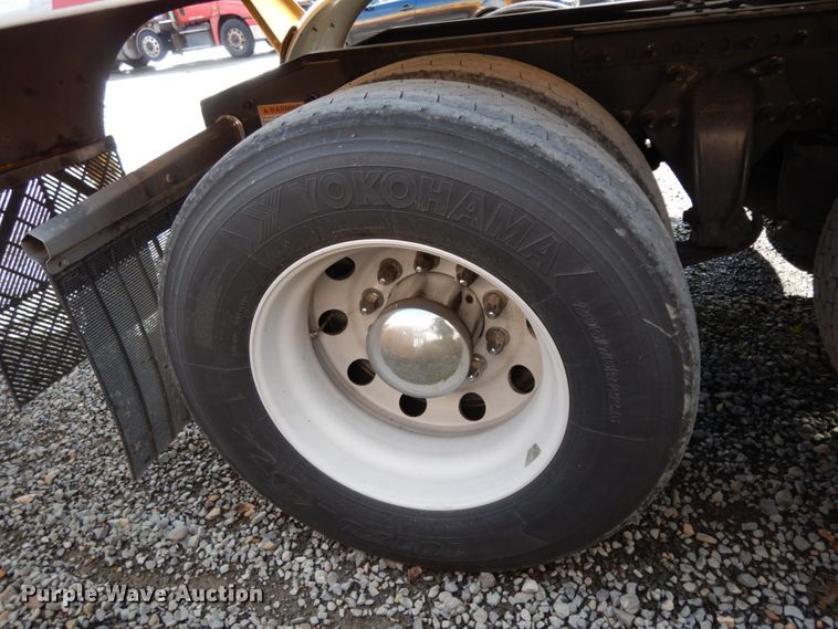 image for item DM2873 2018 Freightliner Cascadia 125  semi truck