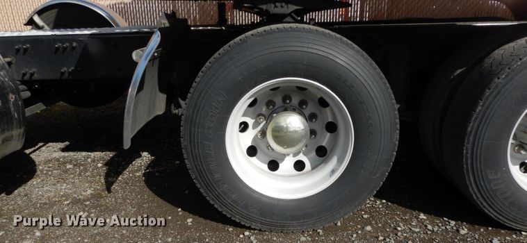 image for item DM2873 2018 Freightliner Cascadia 125  semi truck