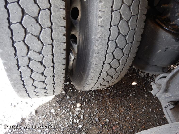 image for item DM2873 2018 Freightliner Cascadia 125  semi truck