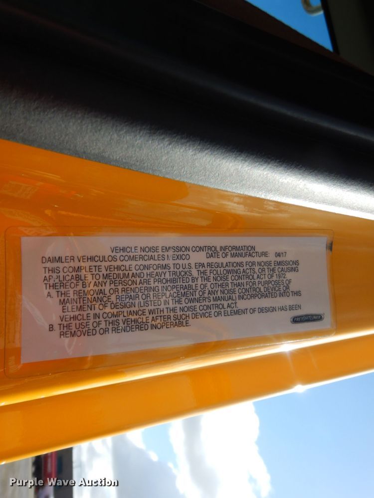 image for item DM2873 2018 Freightliner Cascadia 125  semi truck