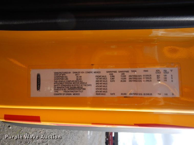 image for item DM2873 2018 Freightliner Cascadia 125  semi truck