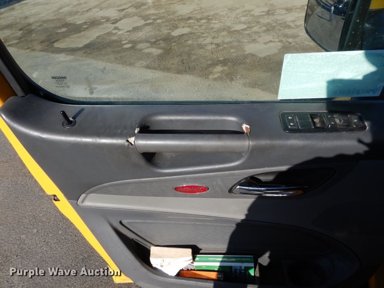 image for item DM2874 2016 Peterbilt 579  semi truck