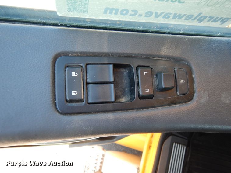 image for item DM2874 2016 Peterbilt 579  semi truck