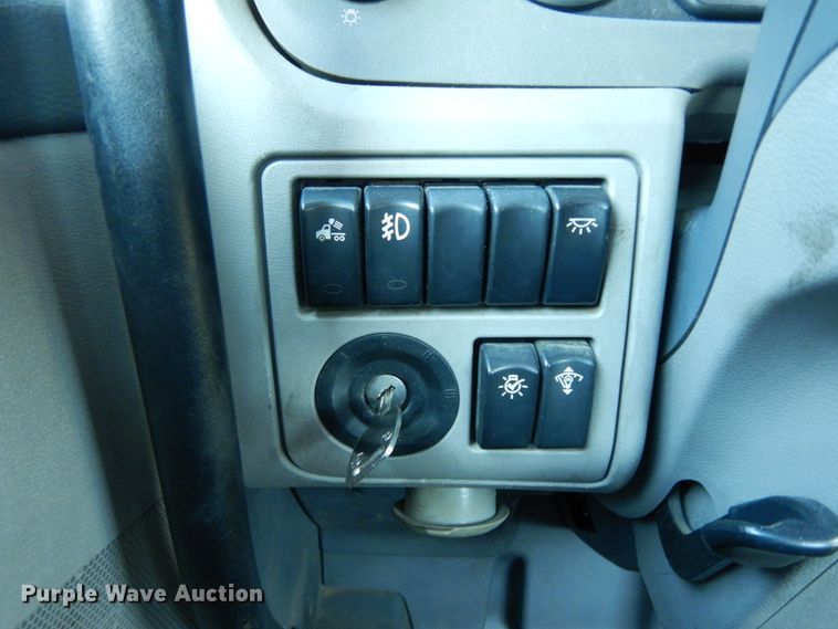 image for item DM2874 2016 Peterbilt 579  semi truck