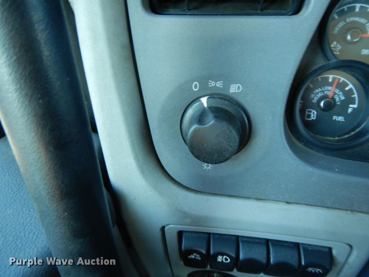 image for item DM2874 2016 Peterbilt 579  semi truck