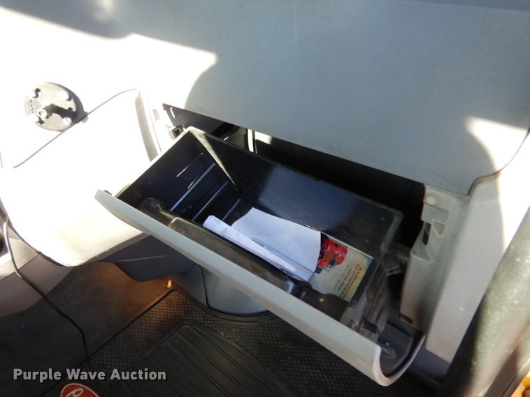 image for item DM2874 2016 Peterbilt 579  semi truck