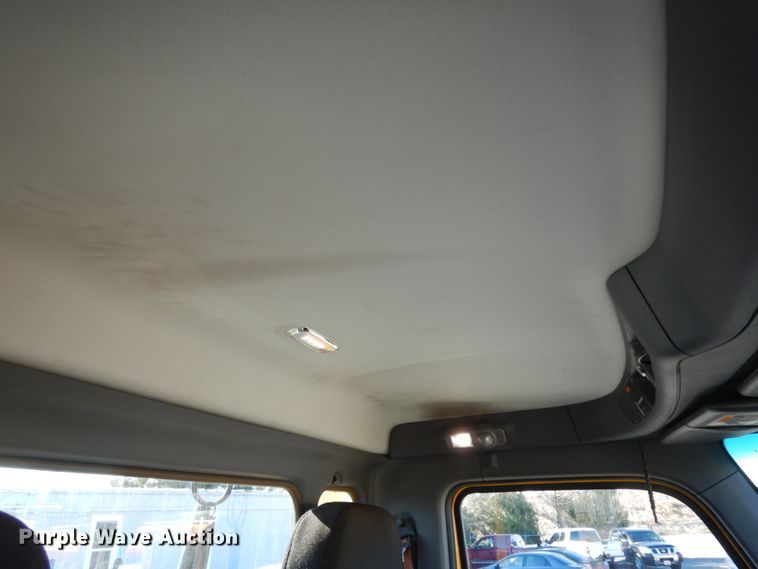 image for item DM2874 2016 Peterbilt 579  semi truck