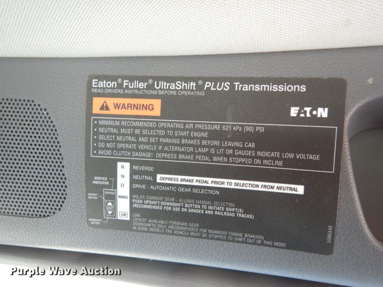 image for item DM2874 2016 Peterbilt 579  semi truck