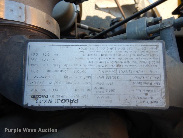 image for item DM2874 2016 Peterbilt 579  semi truck