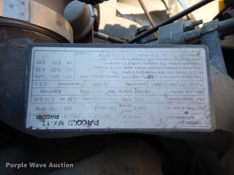 image for item DM2874 2016 Peterbilt 579  semi truck