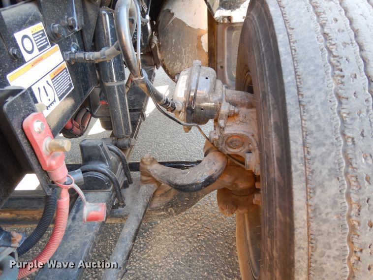 image for item DM2874 2016 Peterbilt 579  semi truck