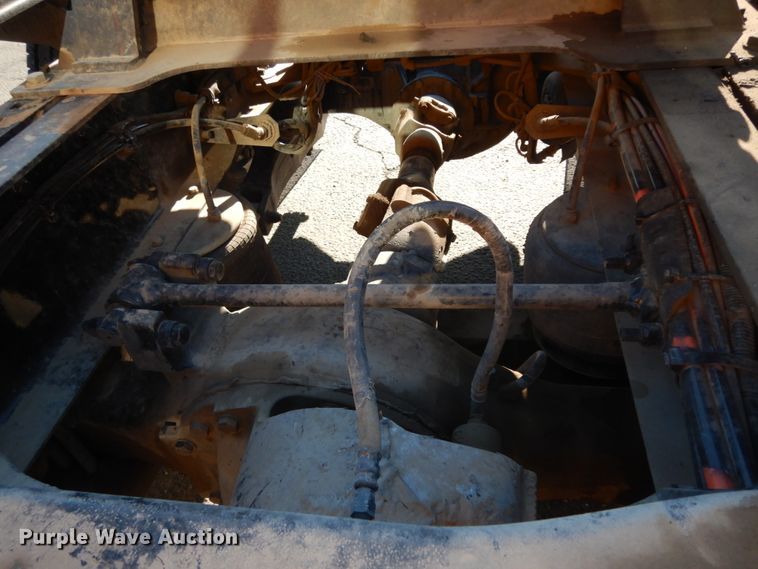 image for item DM2874 2016 Peterbilt 579  semi truck