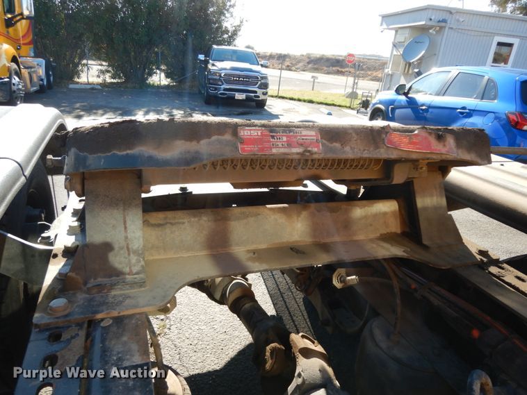 image for item DM2874 2016 Peterbilt 579  semi truck